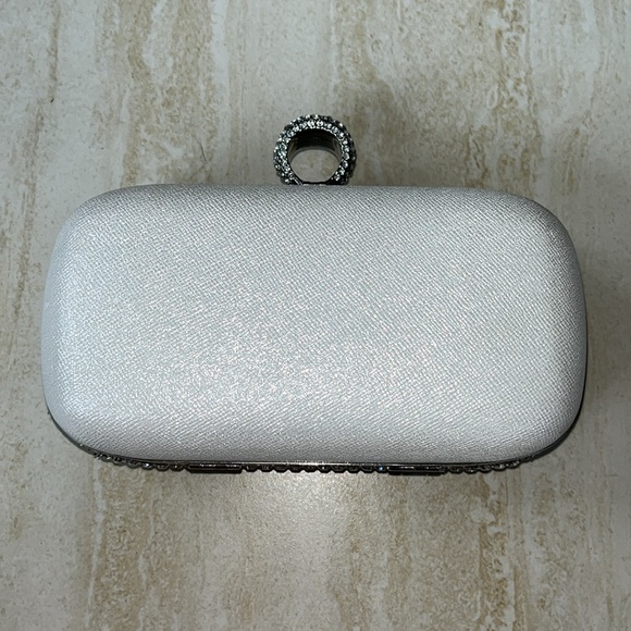 Clutch - Picture 3 of 5